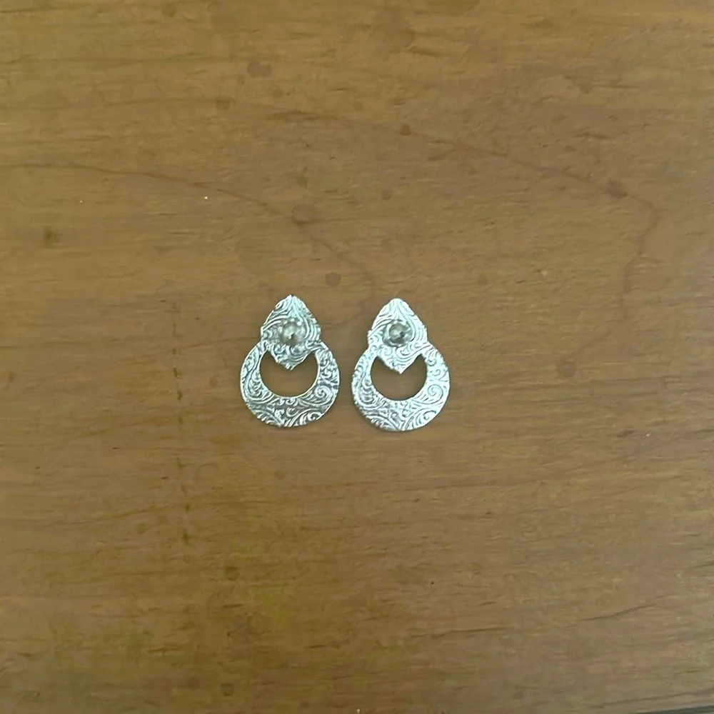 1928 Vintage Silver & Pearl Flower Engraved Nickel free Earrings